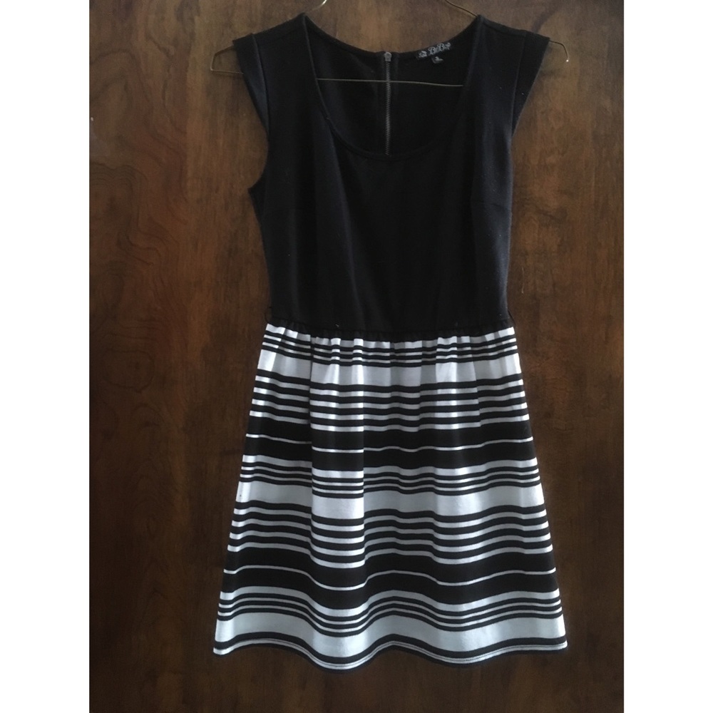 Juniors black/white striped dress